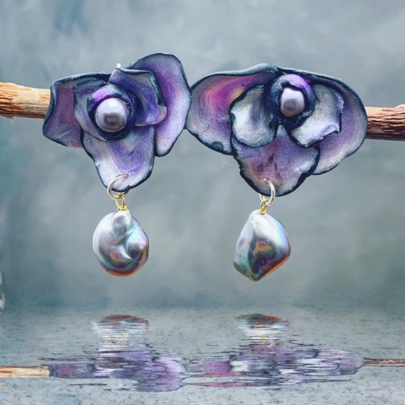 Sold Orchid statement earrings - Picture 2 of 4